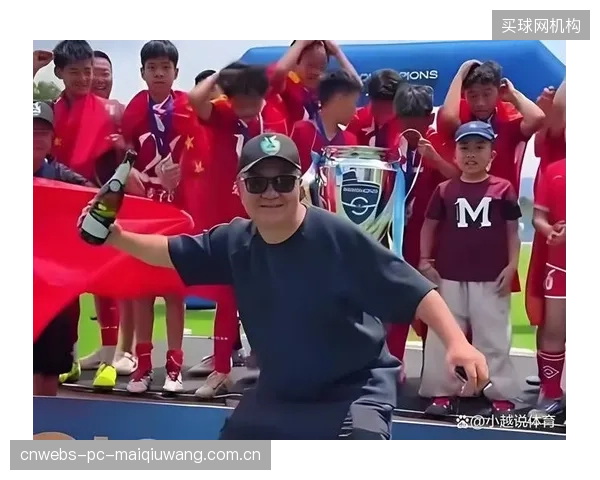 法尤鲁在关键战役中的神勇表现使其备受媒体赞誉,有望吸引新的个人赞助合同。 法尤鲁在关键战役中的神勇表现使其备受媒体赞誉,有望吸引新的个人赞助合同。
